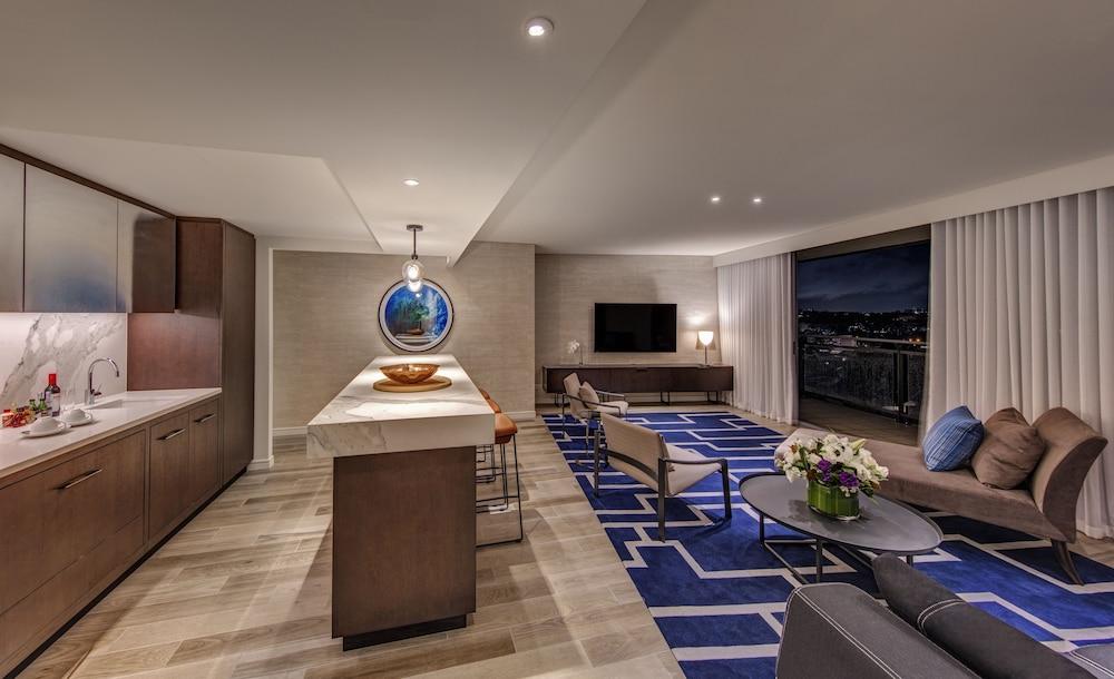 The Star Grand Hotel And Residences Sydney Exterior foto A suite at the InterContinental Sydney